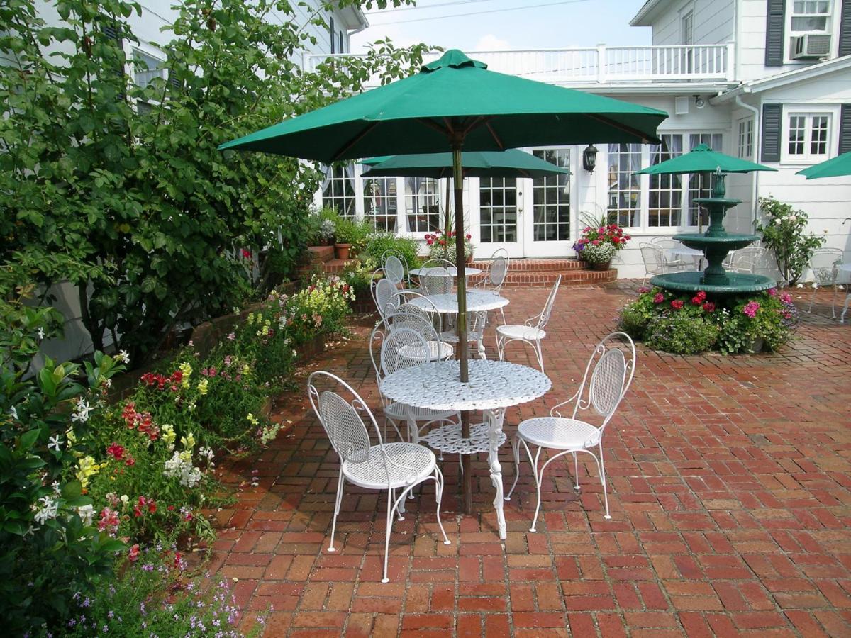 1848 Island Manor House Bed & Breakfast *