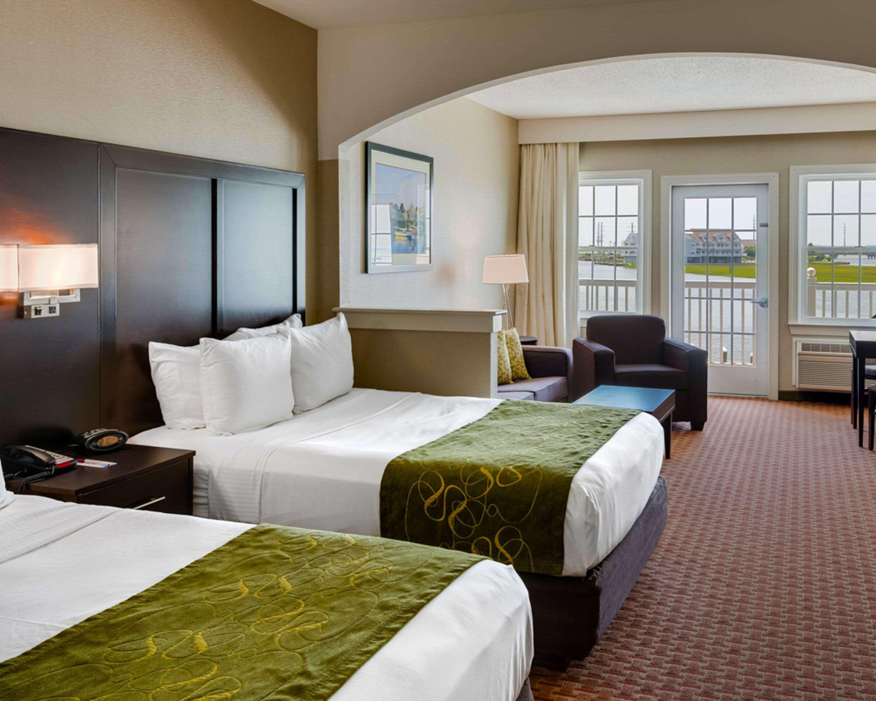 Hotel Comfort Island Bayfront