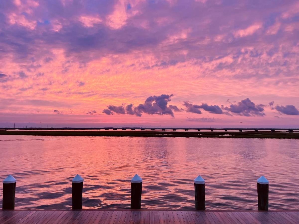 Hotel Comfort Island Bayfront 3*