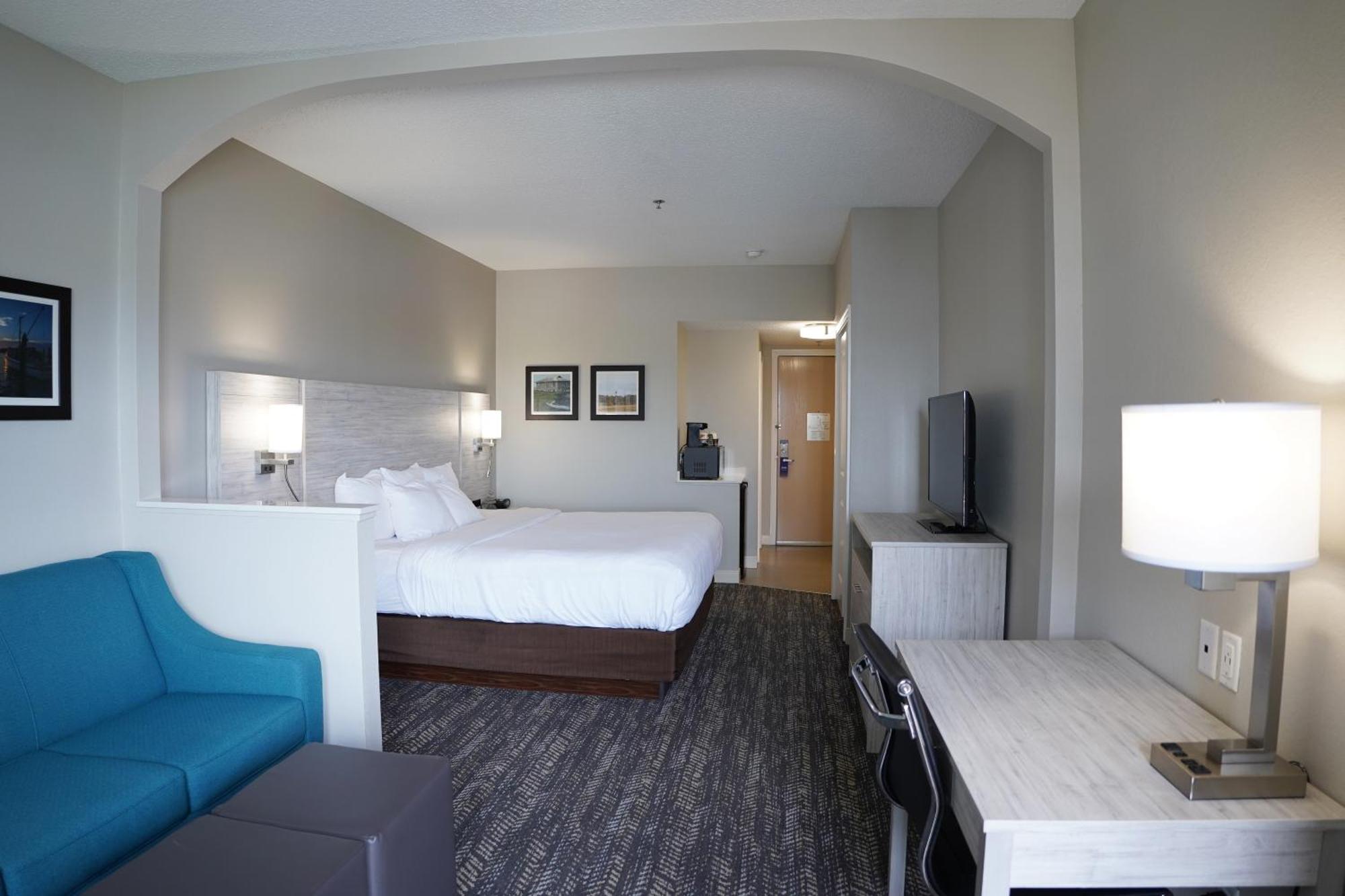 Comfort Island Bayfront Hotel 3*