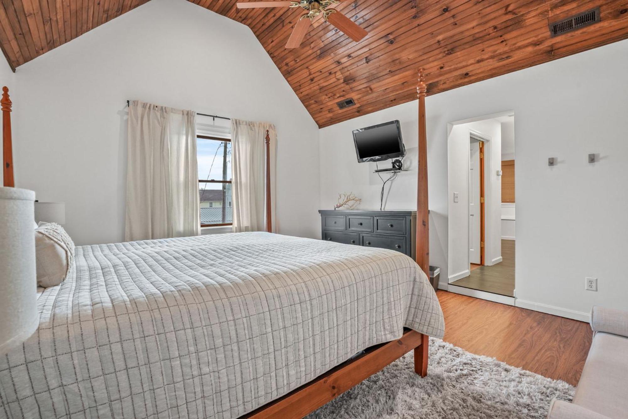 Casa Del Mar - Pet Friendly With Hot Tub! Chincoteague